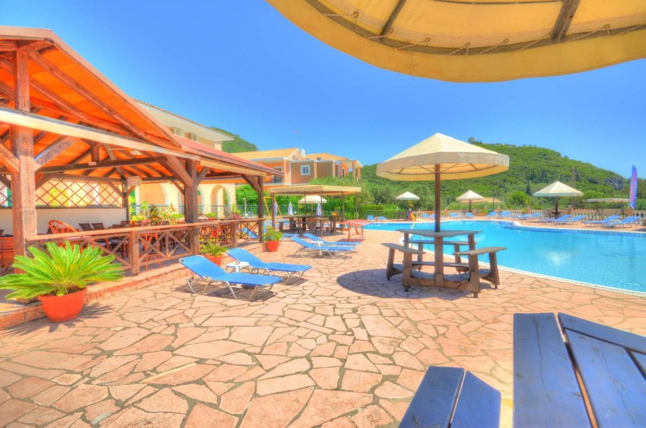 Mermaid Pool Studios And Bar 帕莱欧卡斯提撒 外观 照片