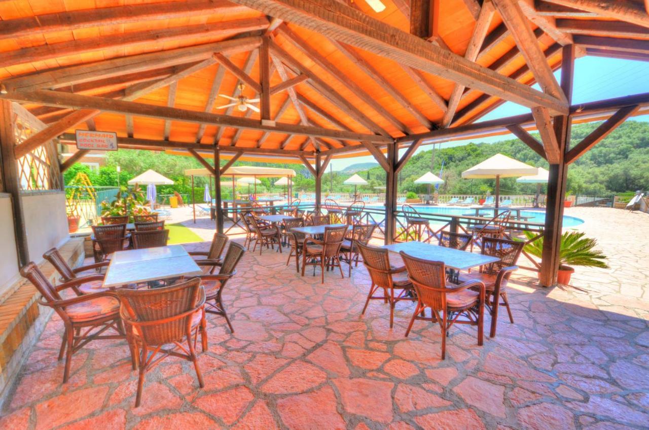 Mermaid Pool Studios And Bar 帕莱欧卡斯提撒 外观 照片